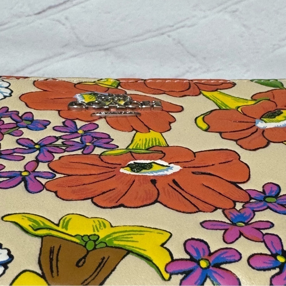 COACH Corner Zip Wristlet In Brown Signature Canvas With Wildflower Print nwt - Picture 10 of 14